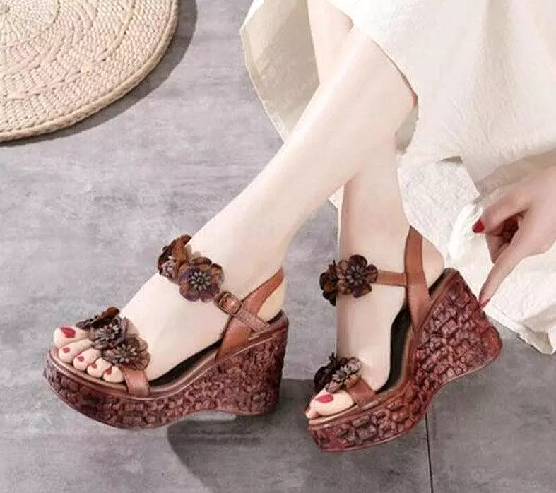 Floral Wedge Sandals made of PU Leather