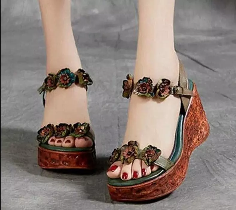 Floral Wedge Sandals made of PU Leather