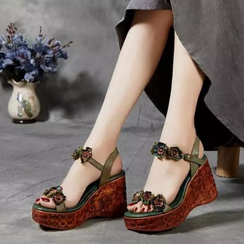 Floral Wedge Sandals made of PU Leather