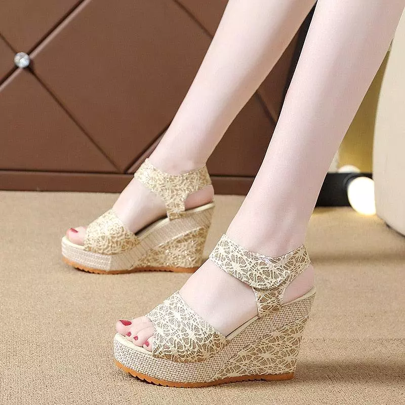 Wedge Sandals with Embroidery