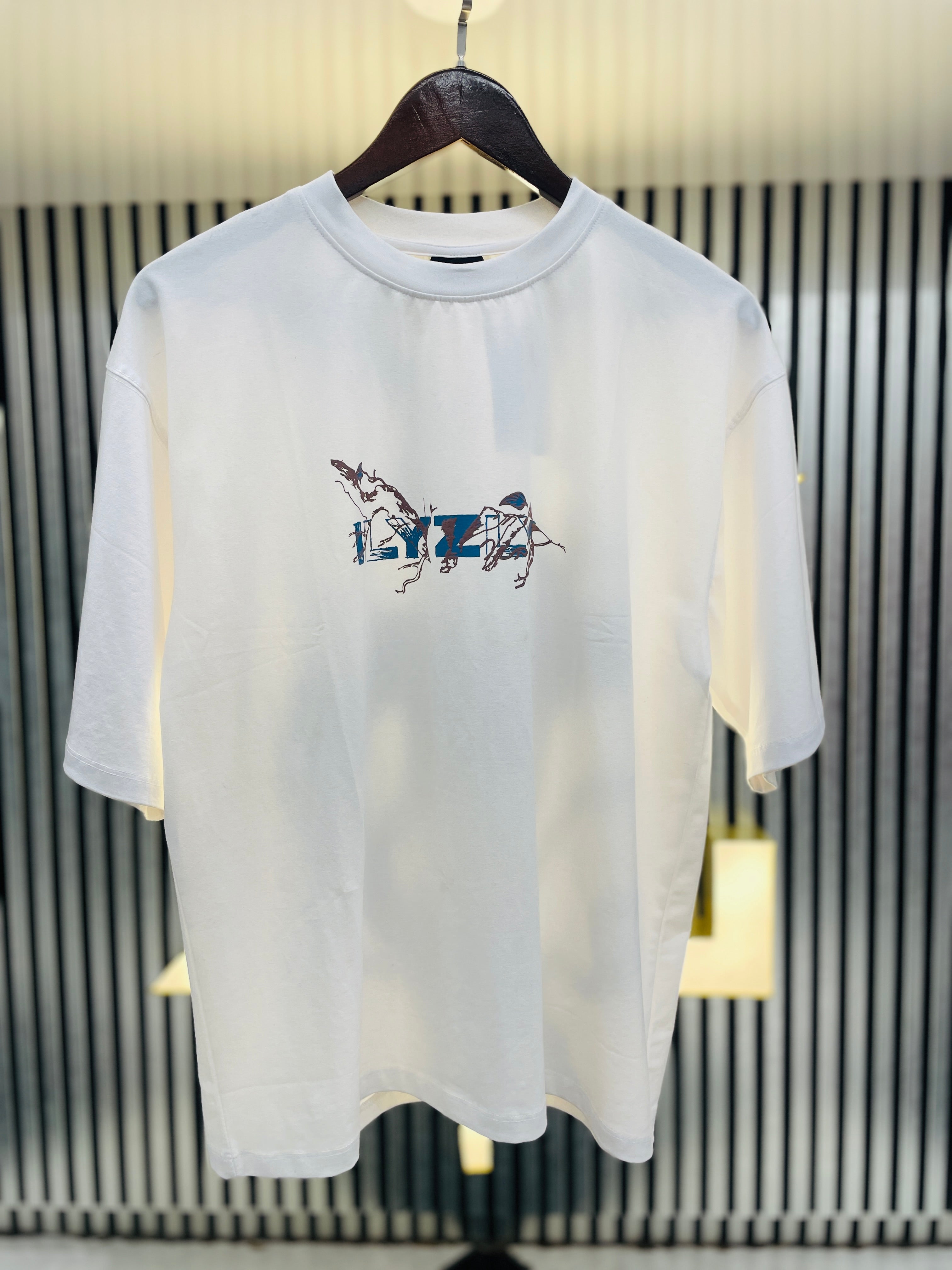 White Street style back print drop shoulder tee shirt.